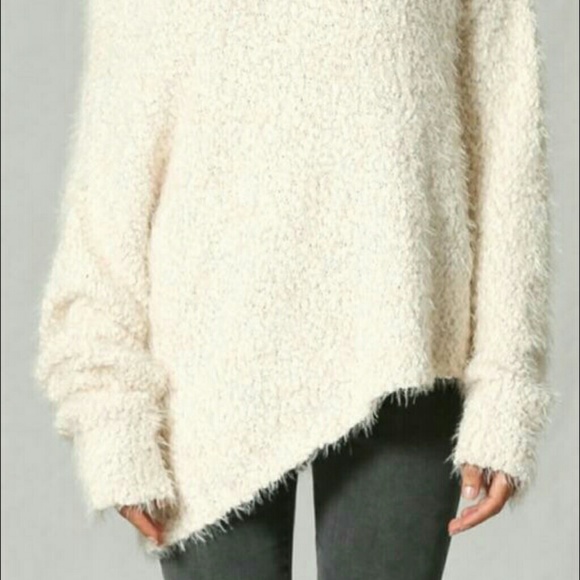LAST 1 Super soft cream fuzzy sweater - Picture 3 of 8